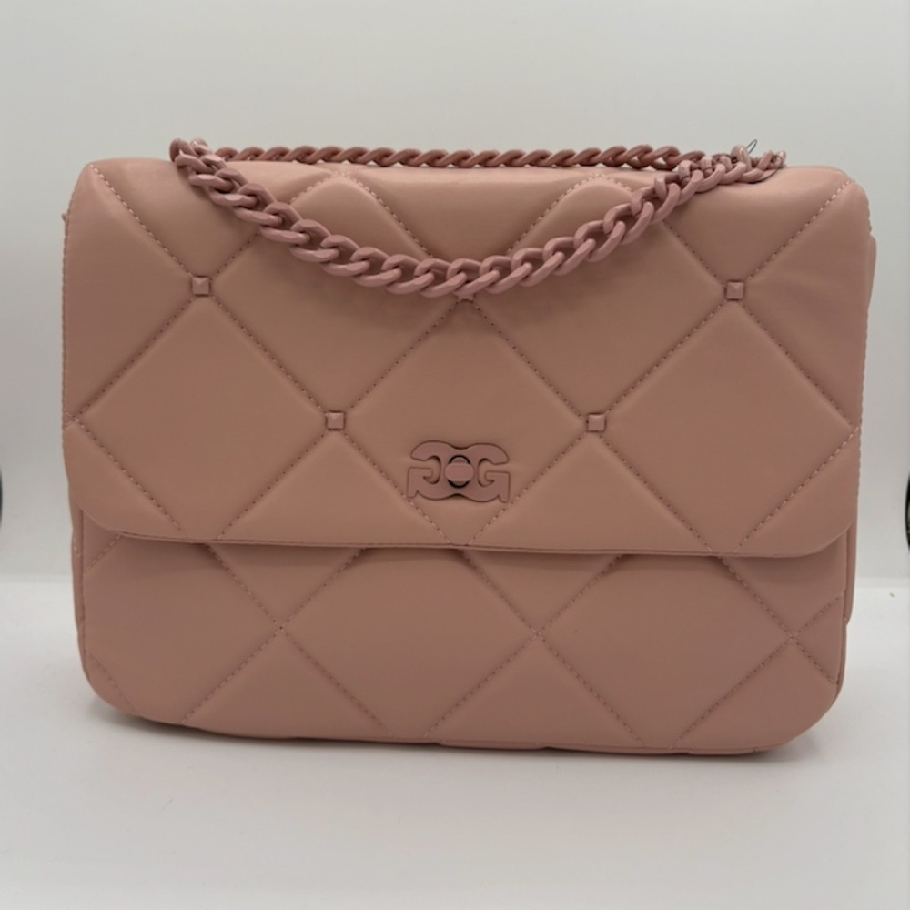 Chic Quilted Shoulder Bag in Blush Pink